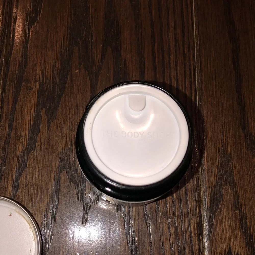The body shop charcoal pore minimizing mask